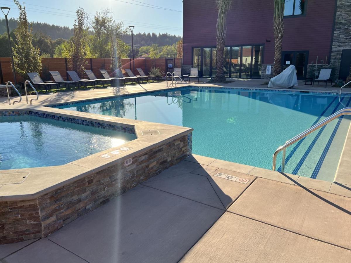 Wyndham Garden Redwood Valley - Ukiah Exterior photo